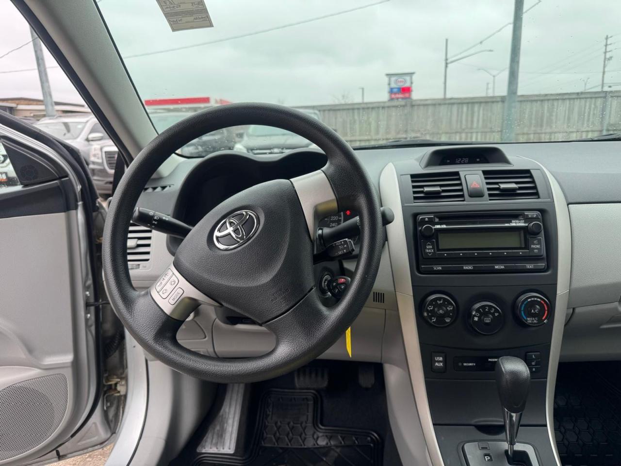 2013 Toyota Corolla AUTO, MINT, ONLY 16,000KMS, SUPER LOW KMS, CERT - Photo #11