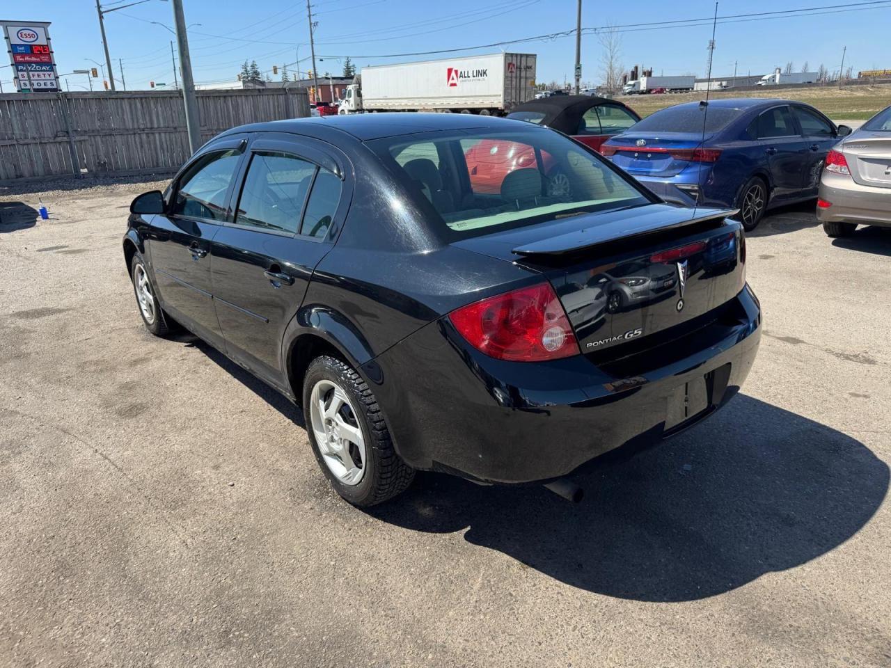 2007 Pontiac G5 SEDAN, AUTO, 4 CYL, RUNS AND DRIVES WELL, AS IS - Photo #3