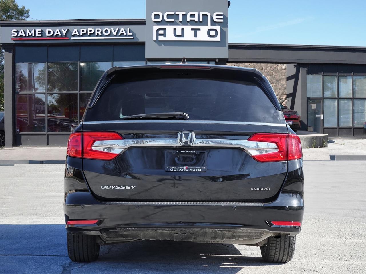 2018 Honda Odyssey Touring - Photo #4