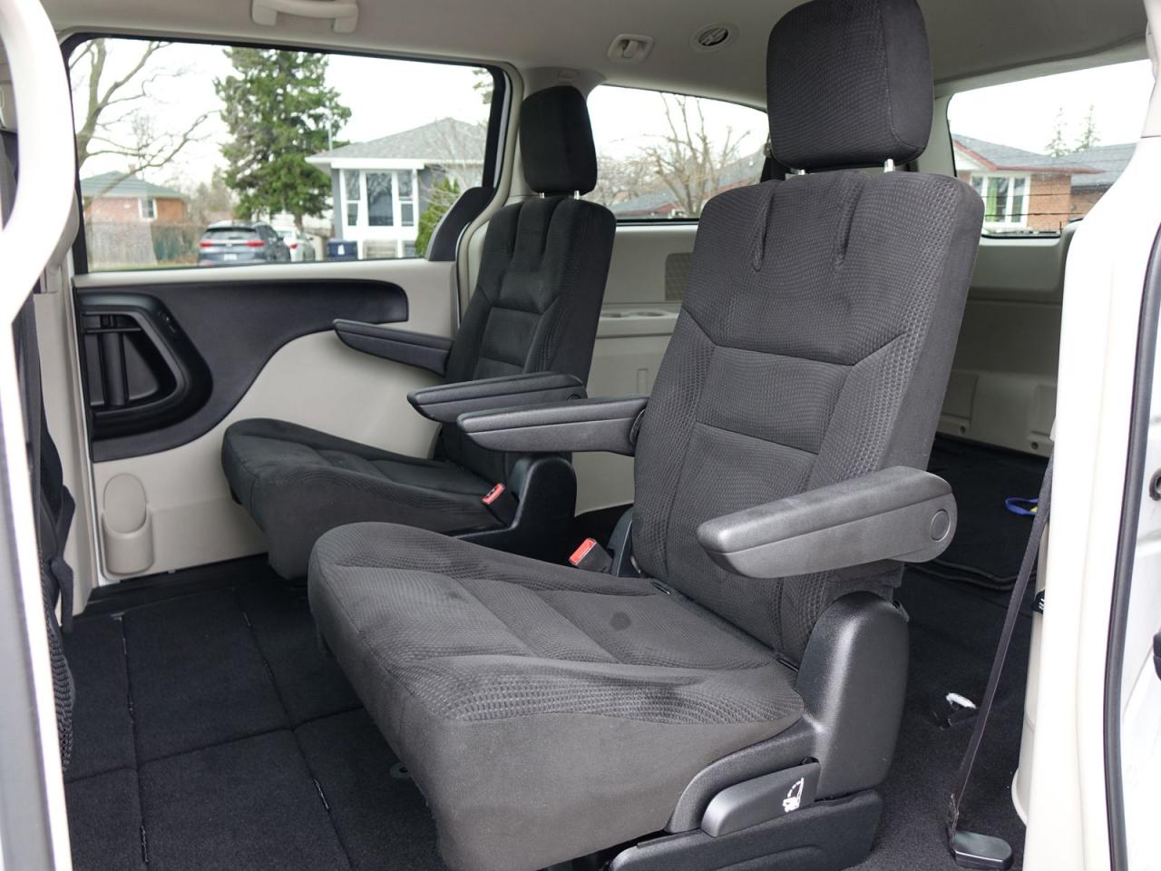 2017 Dodge Grand Caravan Crew - Photo #9