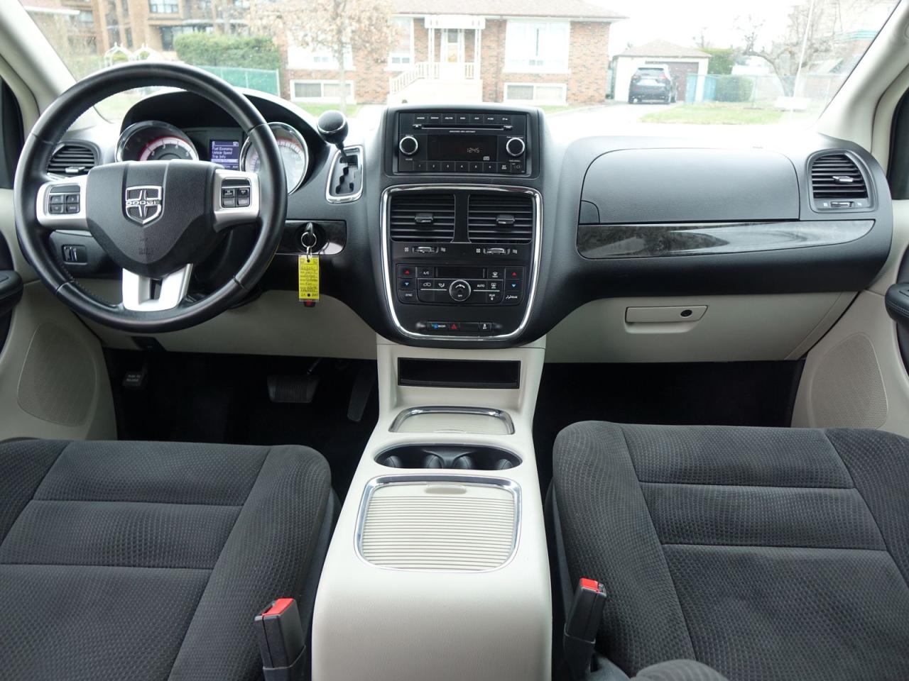 2017 Dodge Grand Caravan Crew - Photo #12
