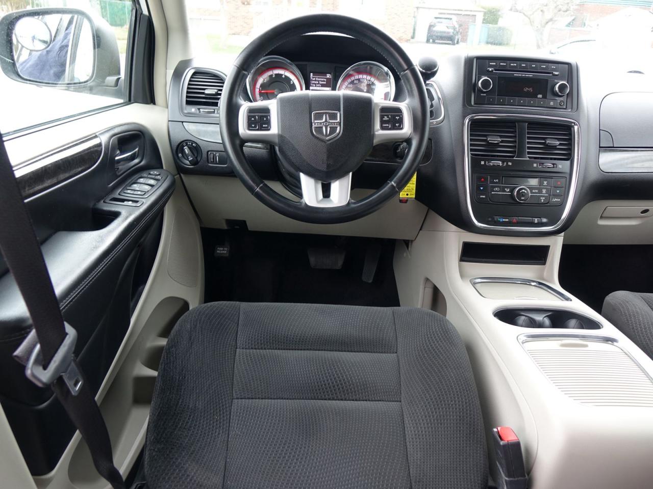 2017 Dodge Grand Caravan Crew - Photo #13