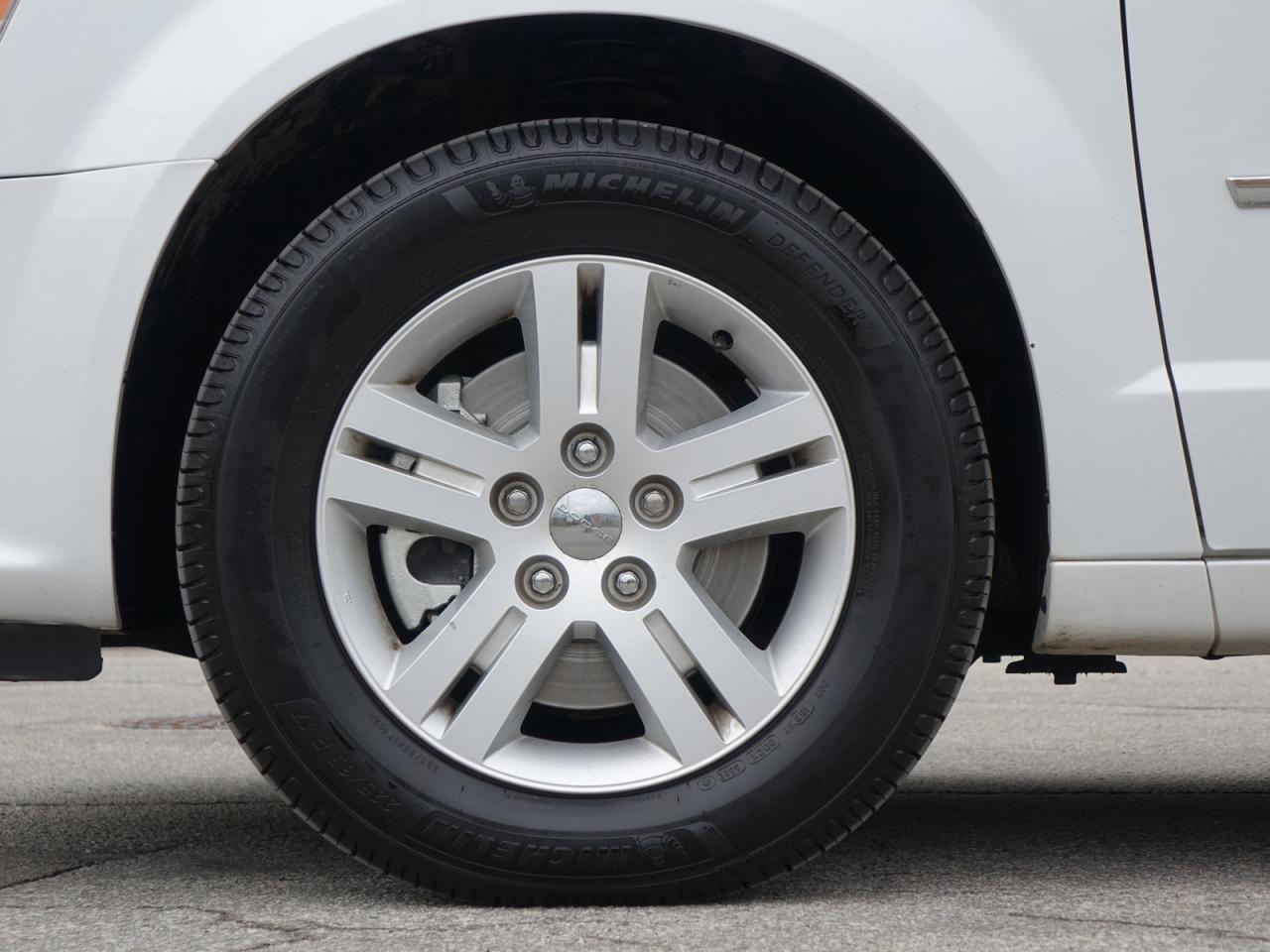 2017 Dodge Grand Caravan Crew - Photo #6