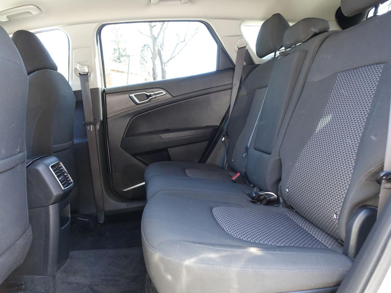2023 Kia Sportage LX AWD - Photo #8