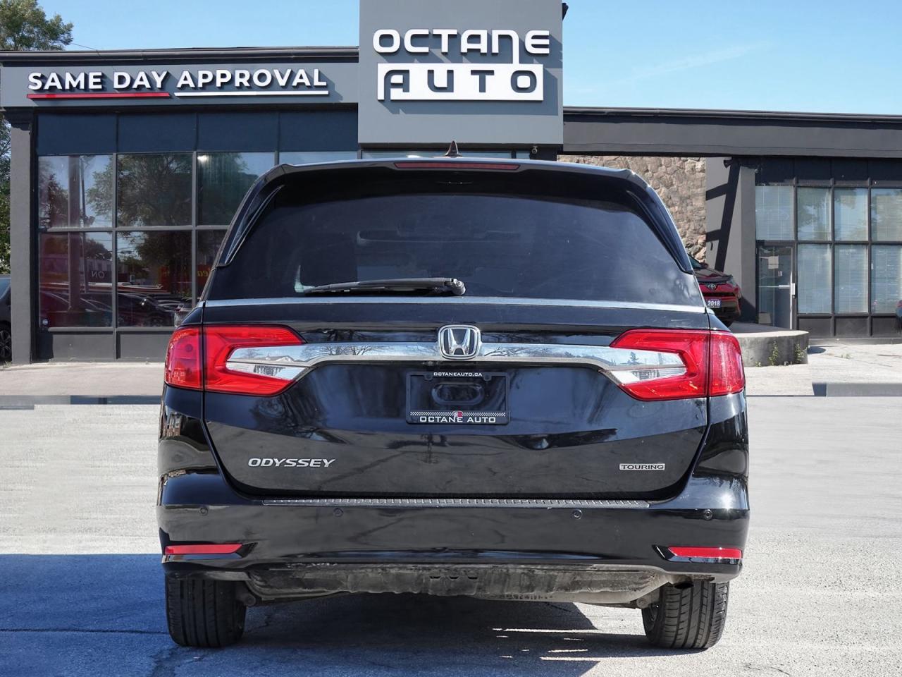 2018 Honda Odyssey Touring - Photo #4