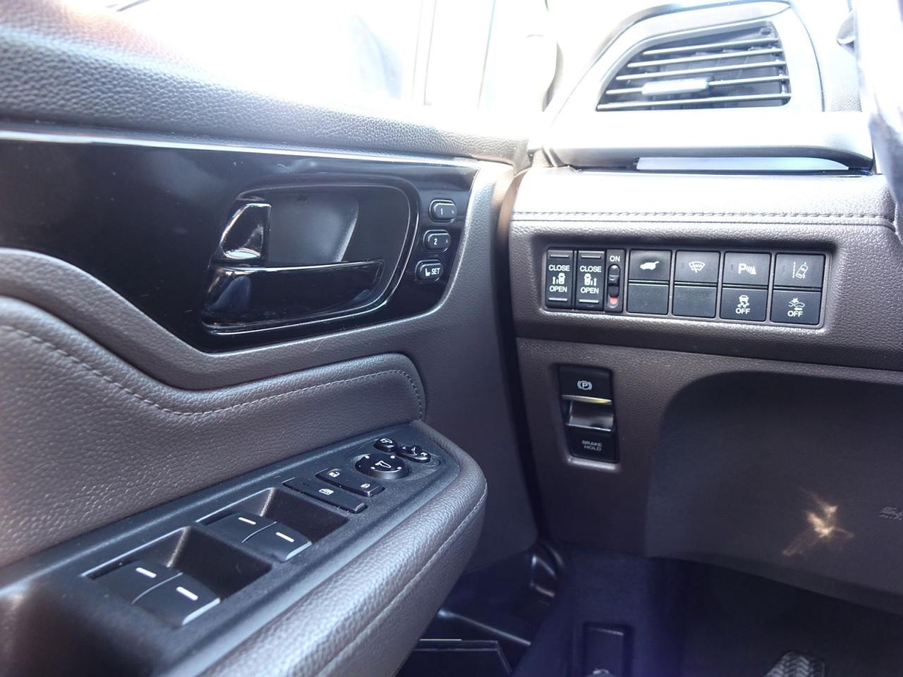 2018 Honda Odyssey Touring - Photo #24