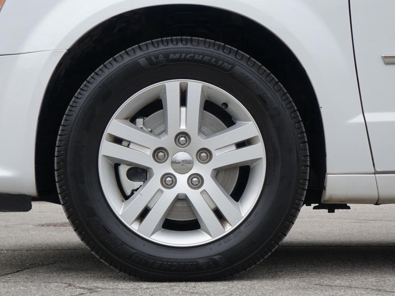 2017 Dodge Grand Caravan Crew - Photo #6