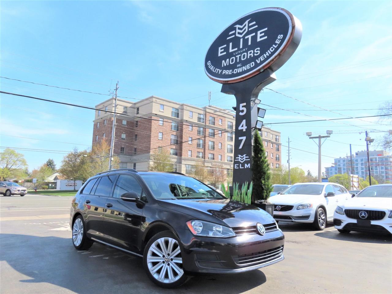Used 2016 Volkswagen Golf Sportwagon 1.8 TSI - SPORTWAGEN - 5-SPEED MANUAL !! for sale in Burlington, ON