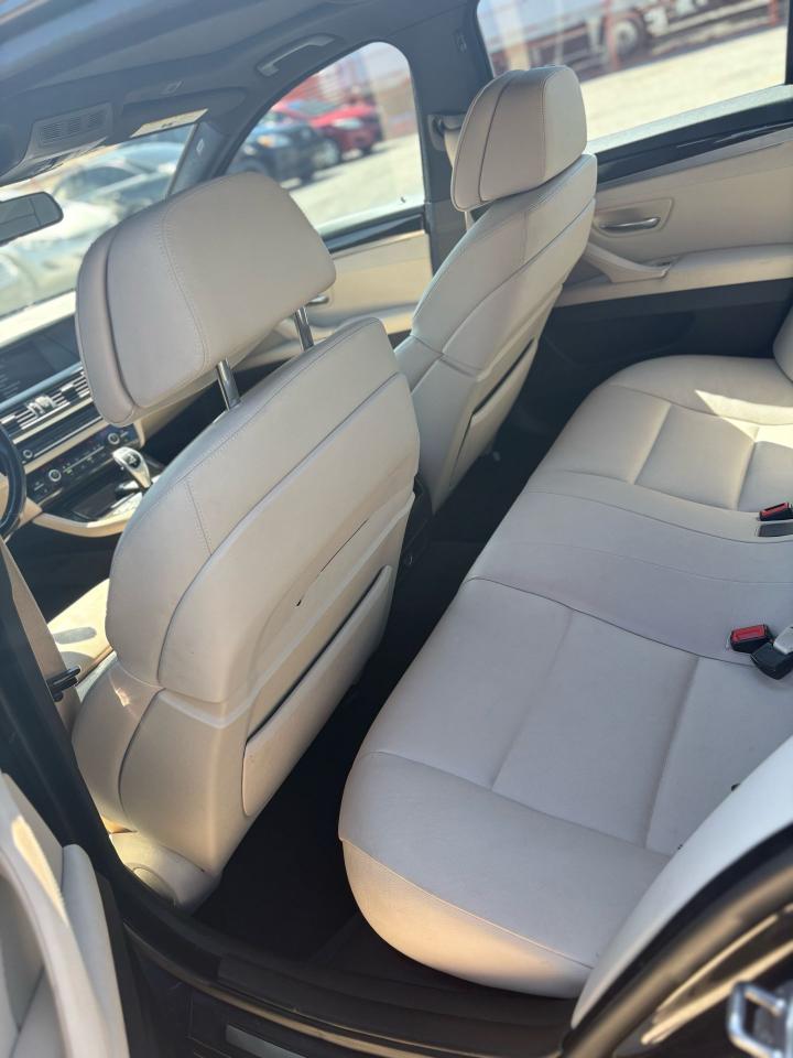 2011 BMW 5 Series 535i xDrive Photo4