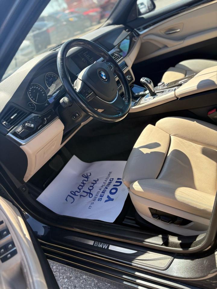 2011 BMW 5 Series 535i xDrive Photo2