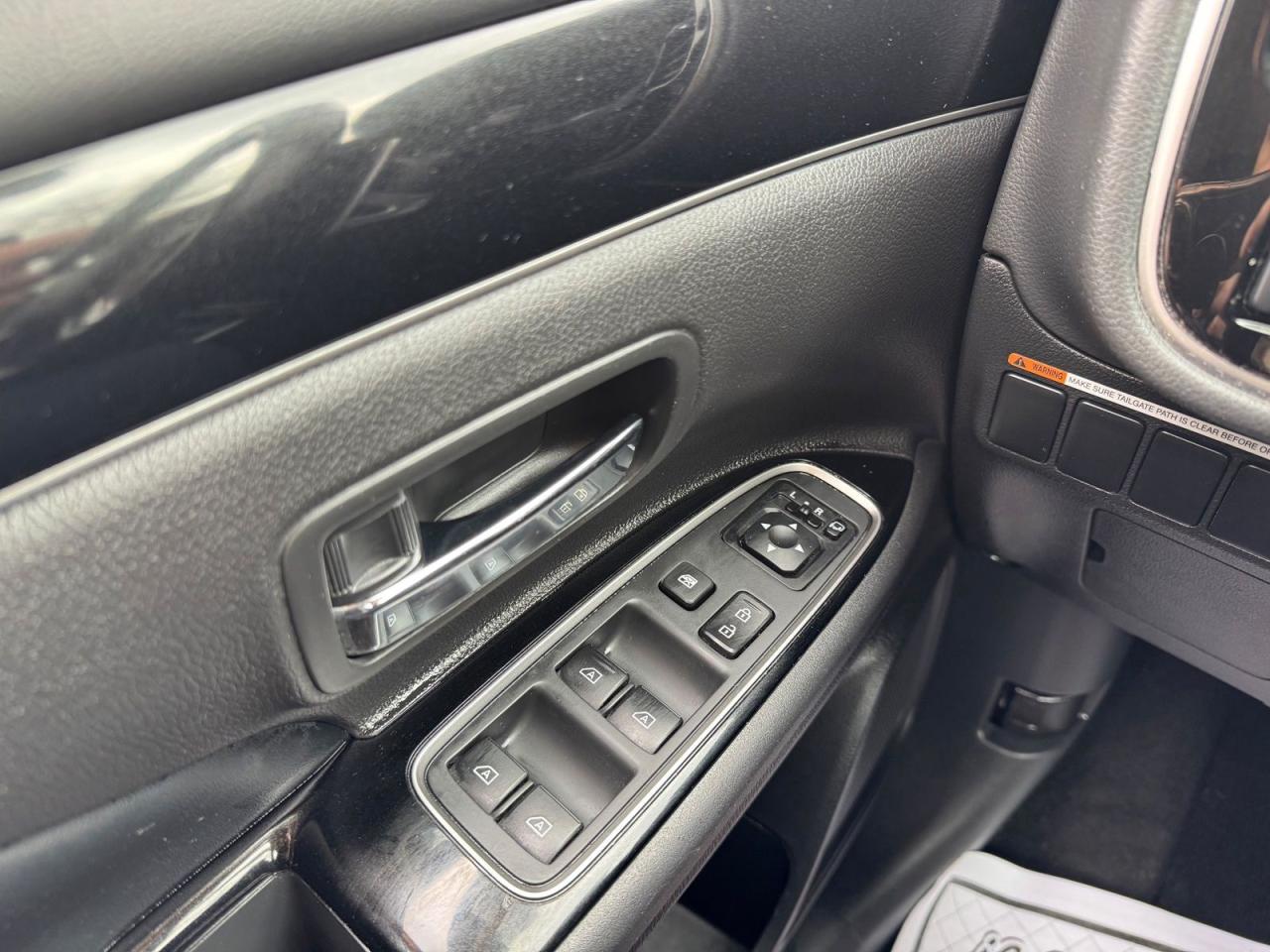 2019 Mitsubishi Outlander Phev SE - Photo #15