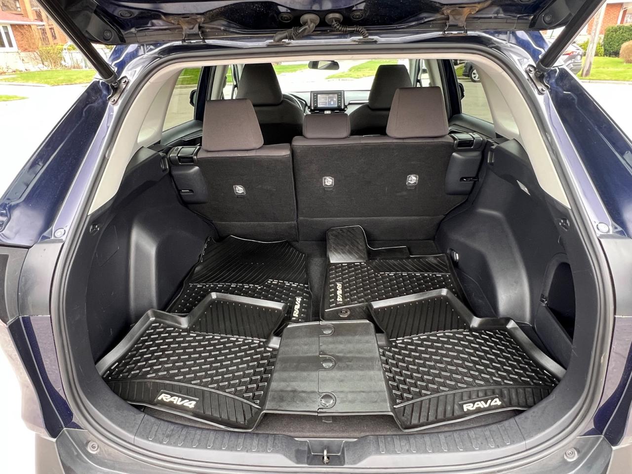 2019 Toyota RAV4 Hybrid XLE - Photo #7