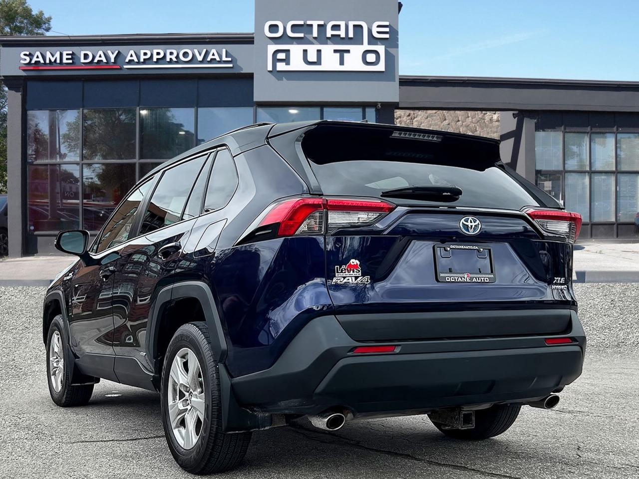 2019 Toyota RAV4 Hybrid XLE - Photo #4