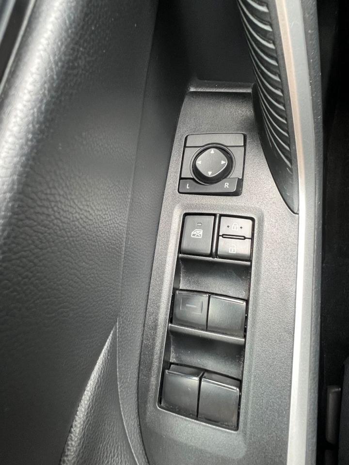 2019 Toyota RAV4 Hybrid XLE - Photo #16