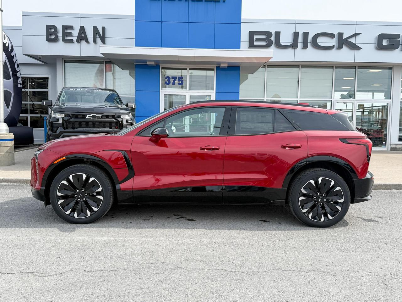 2025 Chevrolet Blazer EV RS FULLY ELECTRIC WITH REMOTE START/ENTRY, HEATED SEATS, HEATED STEERING WHEEL, POWER LIFTGATE, HD SURROUND VISION Photo5