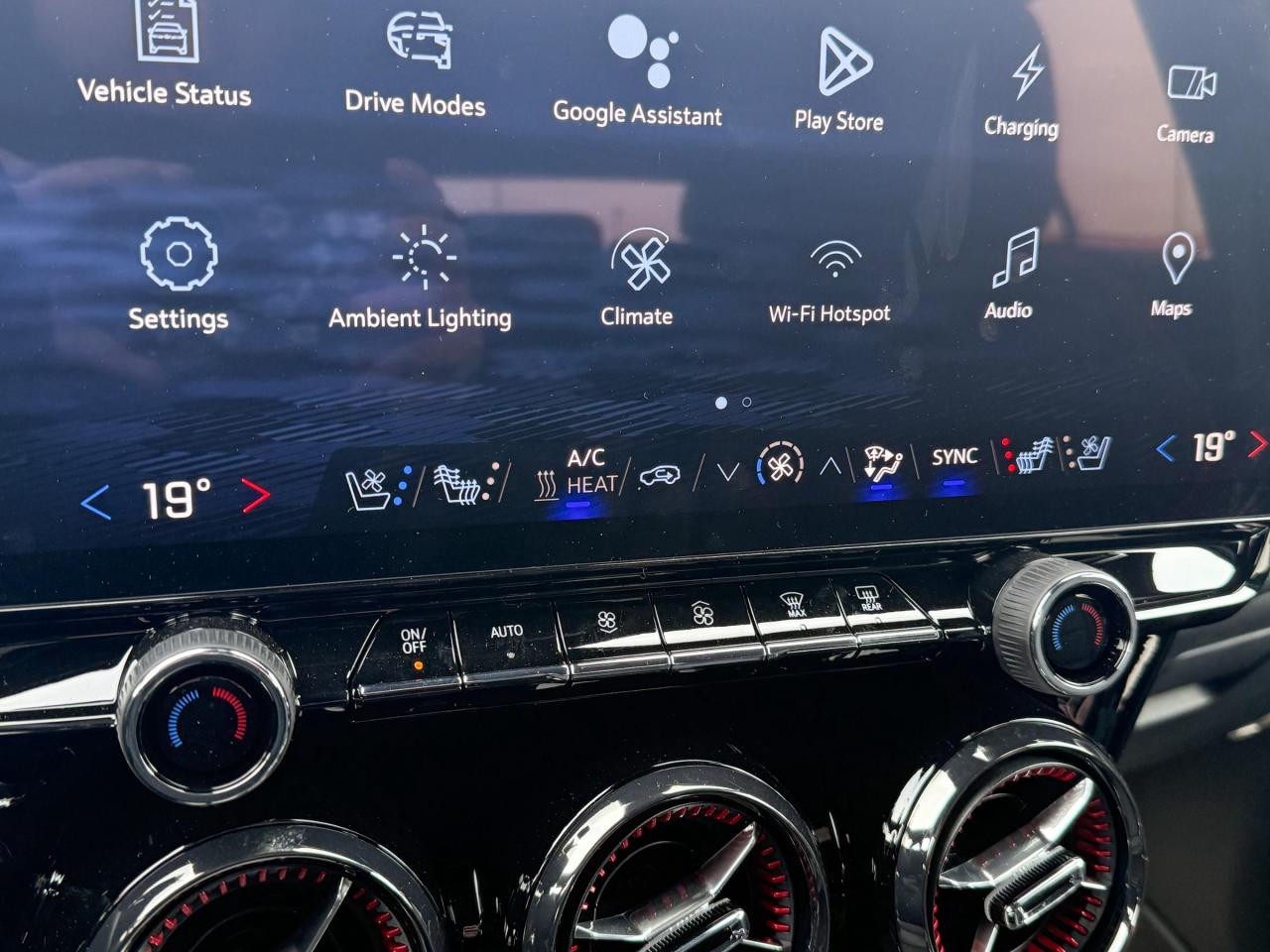 2025 Chevrolet Blazer EV RS FULLY ELECTRIC WITH REMOTE START/ENTRY, HEATED SEATS, HEATED STEERING WHEEL, POWER LIFTGATE, HD SURROUND VISION Photo