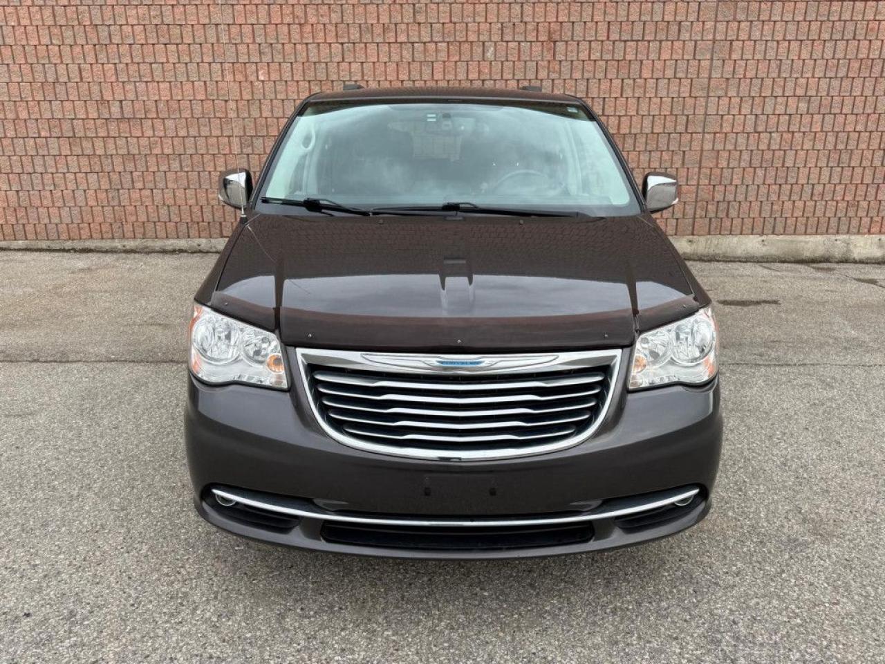 2015 Chrysler Town & Country TOURING-L | ONE OWNER | NAVI | BACK UP CAM | POWER SLIDING DOOR & POWER TRUNK | - Photo #8