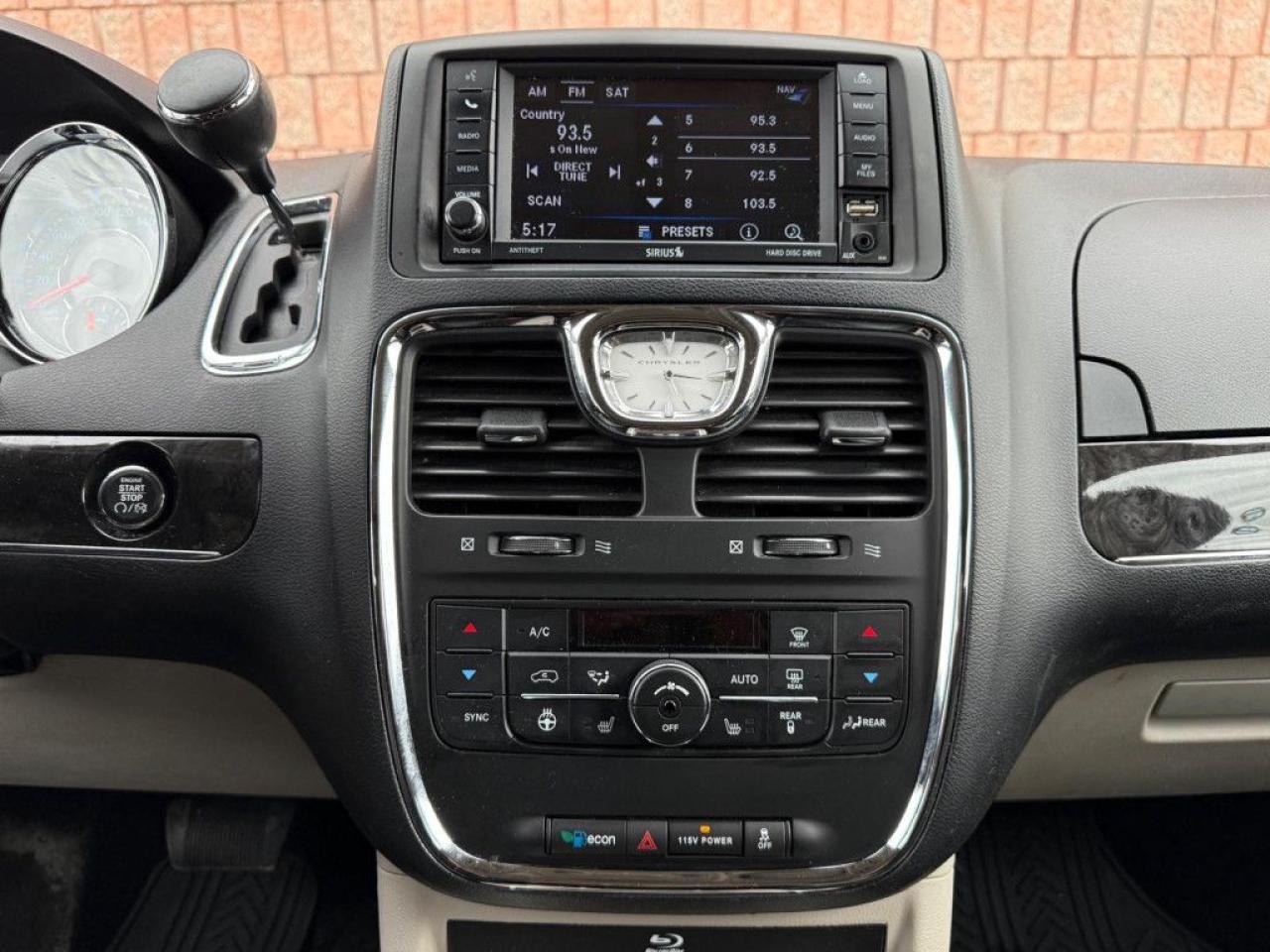 2015 Chrysler Town & Country TOURING-L | ONE OWNER | NAVI | BACK UP CAM | POWER SLIDING DOOR & POWER TRUNK | - Photo #22