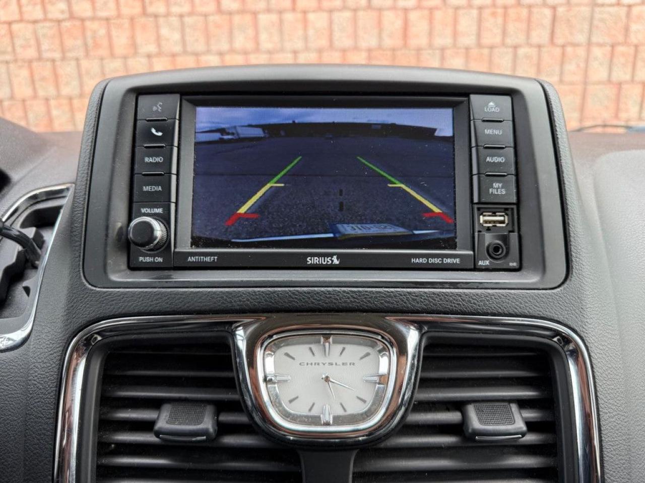 2015 Chrysler Town & Country TOURING-L | ONE OWNER | NAVI | BACK UP CAM | POWER SLIDING DOOR & POWER TRUNK | - Photo #23