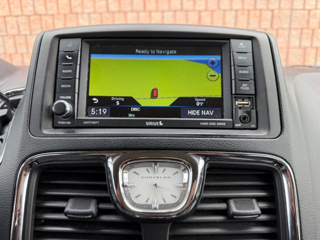 2015 Chrysler Town & Country TOURING-L | ONE OWNER | NAVI | BACK UP CAM | POWER SLIDING DOOR & POWER TRUNK | - Photo #24
