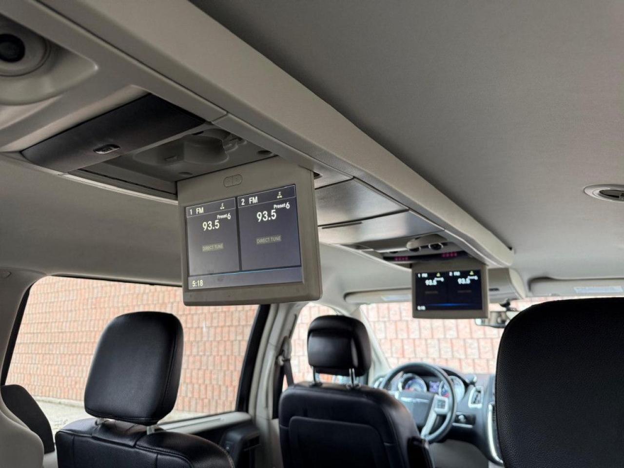 2015 Chrysler Town & Country TOURING-L | ONE OWNER | NAVI | BACK UP CAM | POWER SLIDING DOOR & POWER TRUNK | - Photo #25