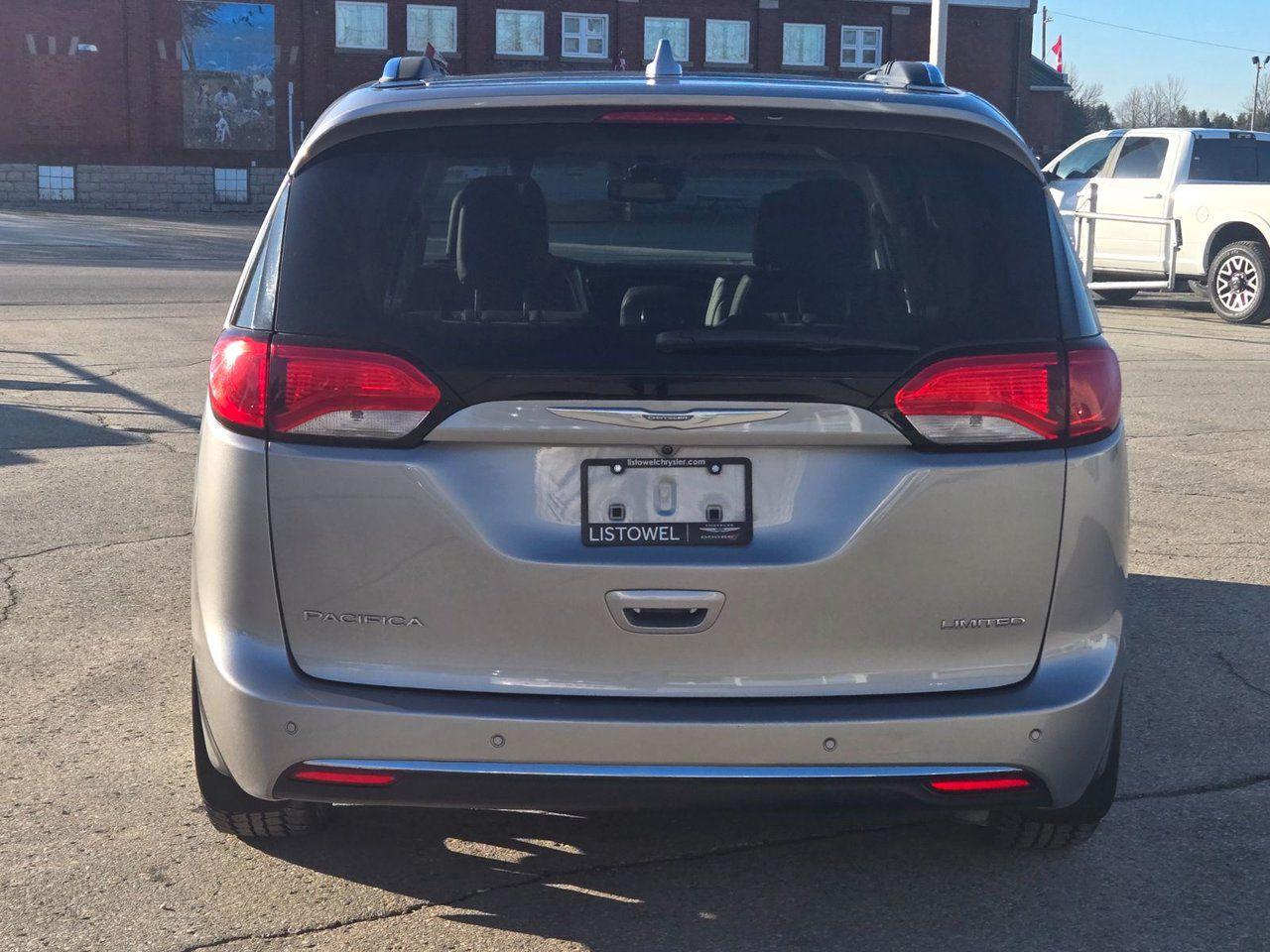 2017 Chrysler Pacifica Limited - Photo #6