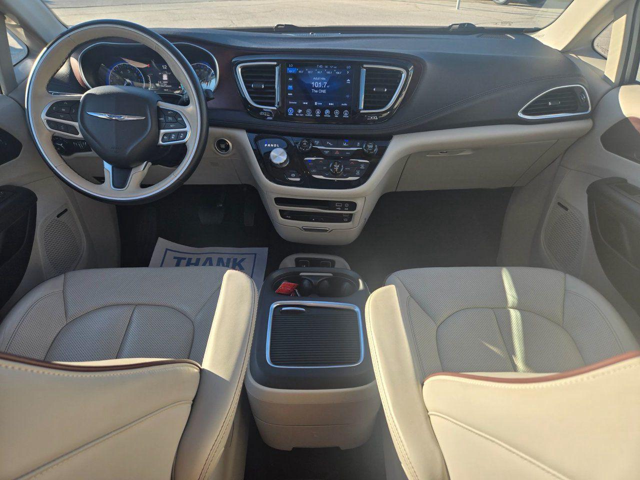 2017 Chrysler Pacifica Limited - Photo #12