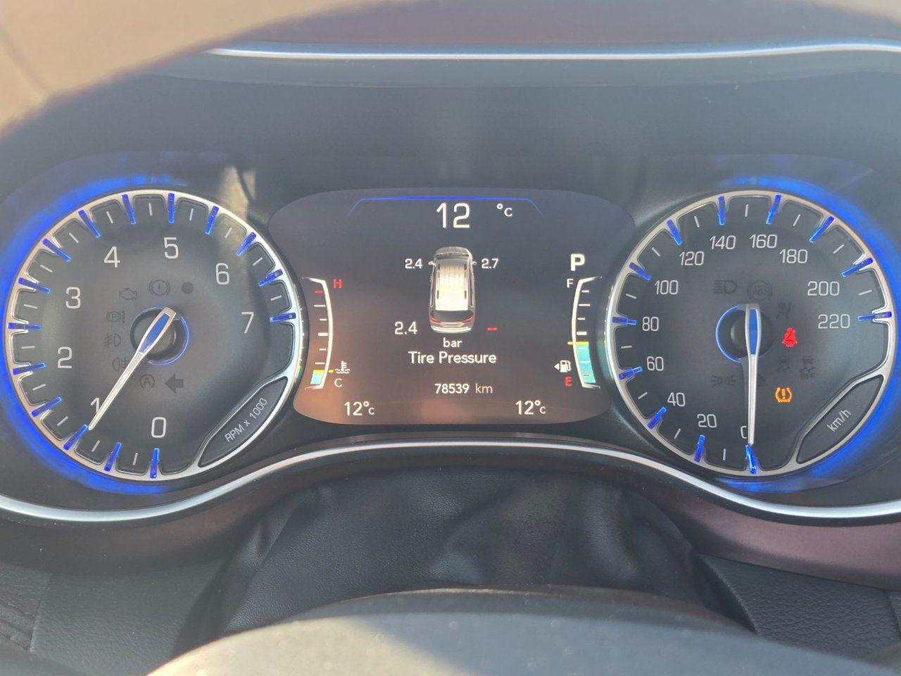 2017 Chrysler Pacifica Limited - Photo #14
