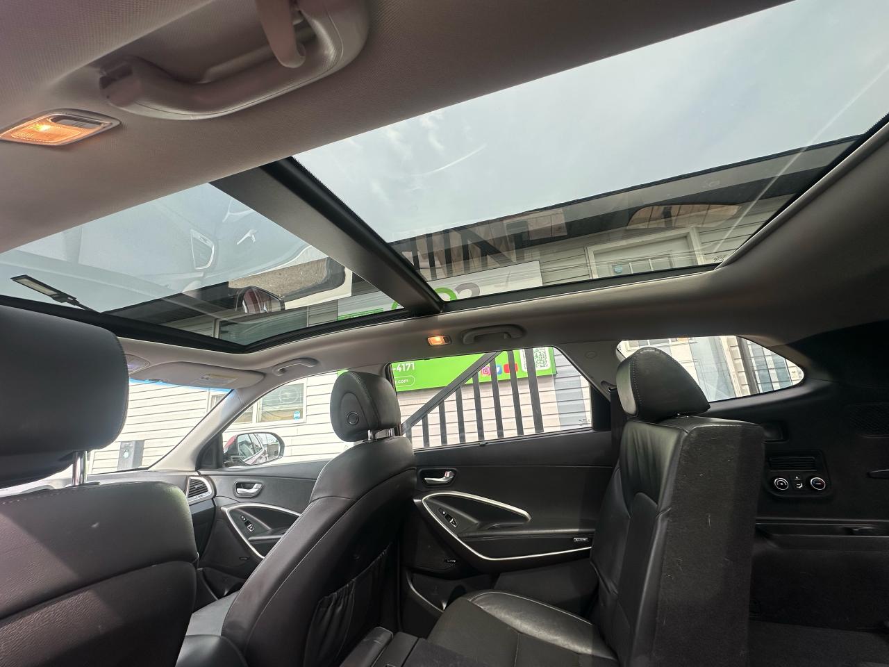 2017 Hyundai Santa Fe XL LIMITED - Photo #20