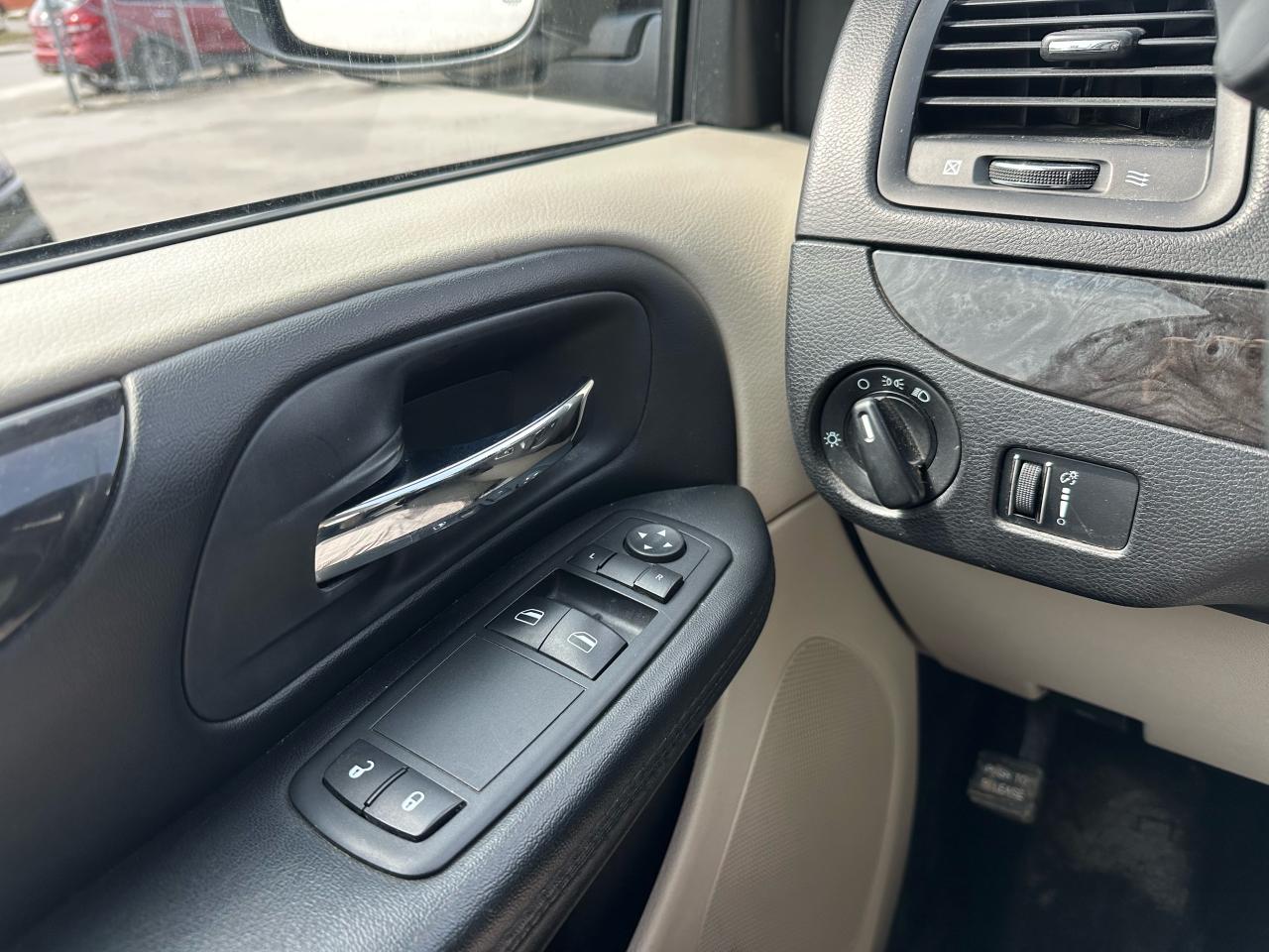 2015 Dodge Grand Caravan CANADA VALUE PACKAGE - Photo #12