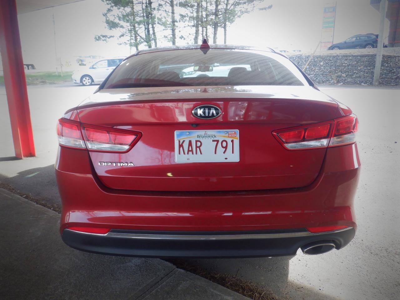 2017 Kia Optima LX+ - Photo #8