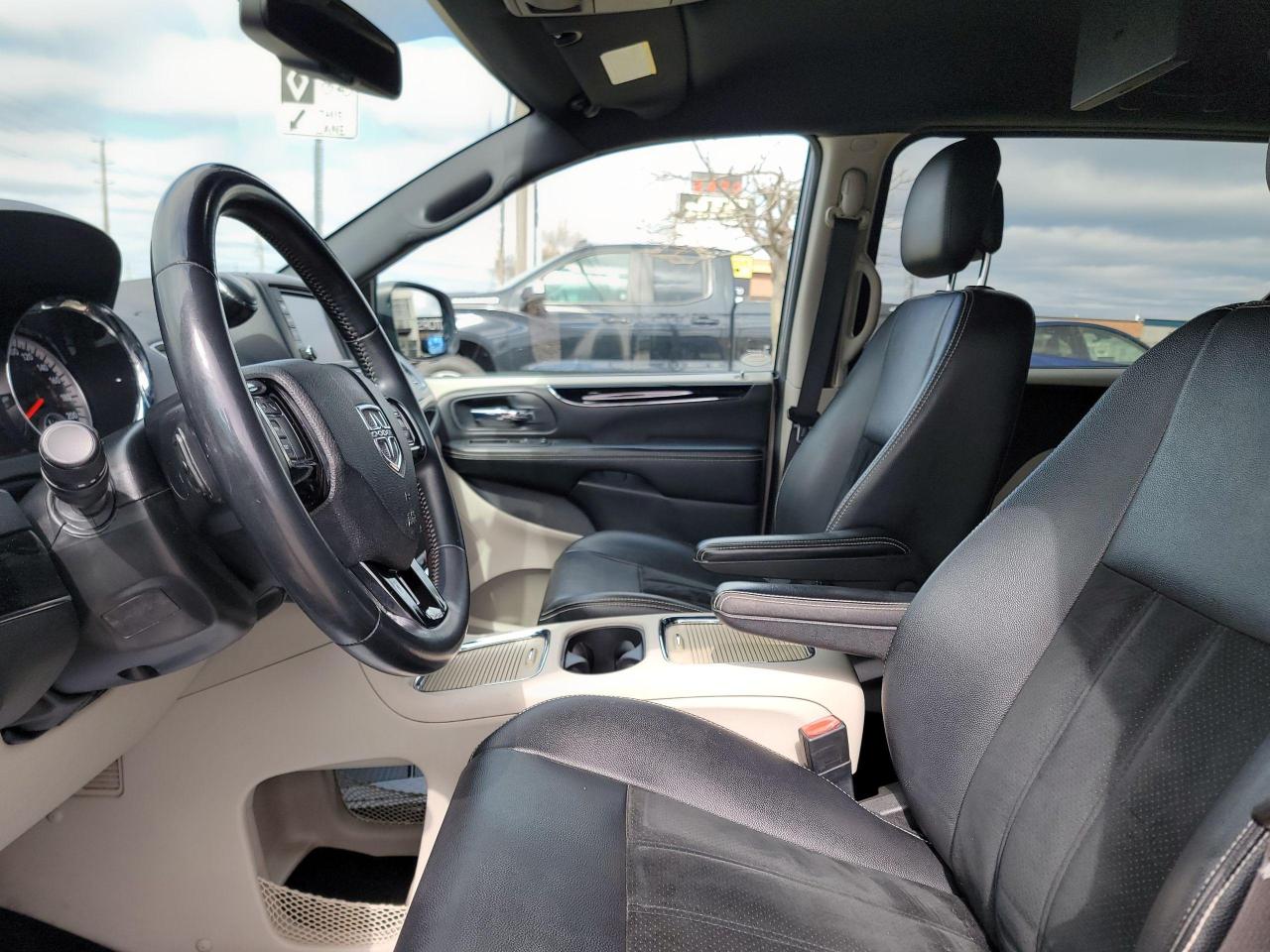 2016 Dodge Grand Caravan SXT Premium Plus - Photo #11