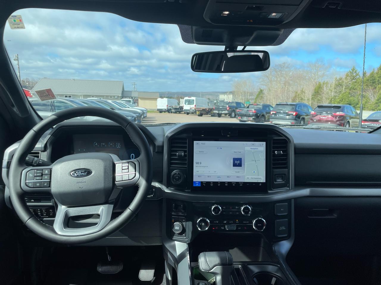 2025 Ford F-150 XLT 4WD SuperCrew 5.5' Box Photo5