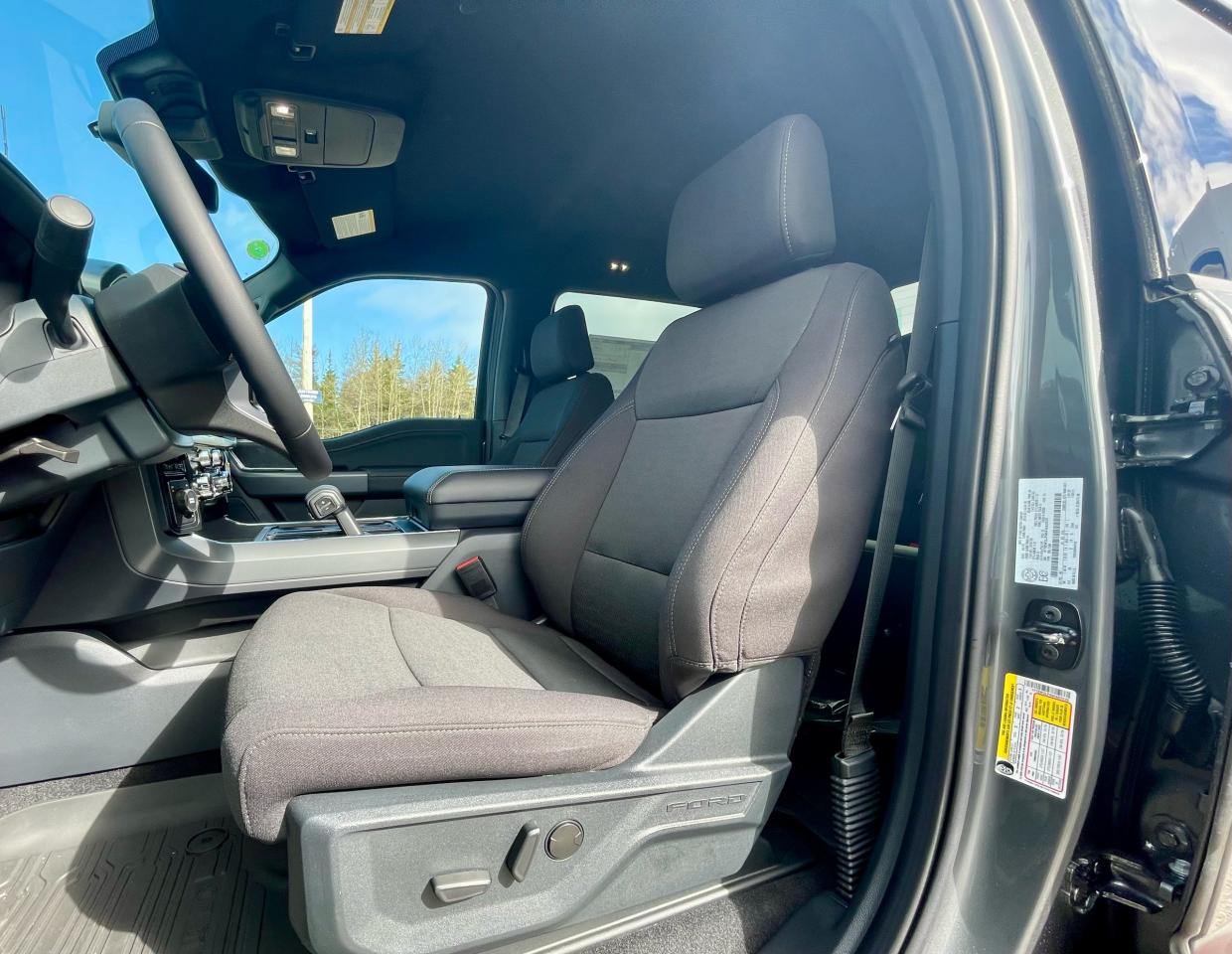 2025 Ford F-150 XLT 4WD SuperCrew 5.5' Box Photo5