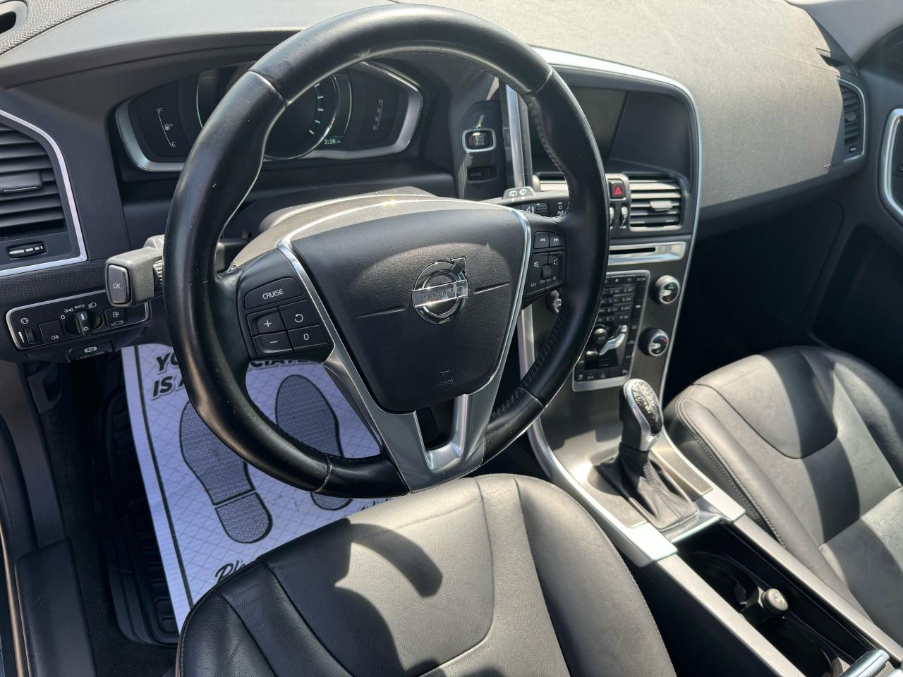 2015 Volvo XC60 T5 Drive-E Premier Plus - Photo #9