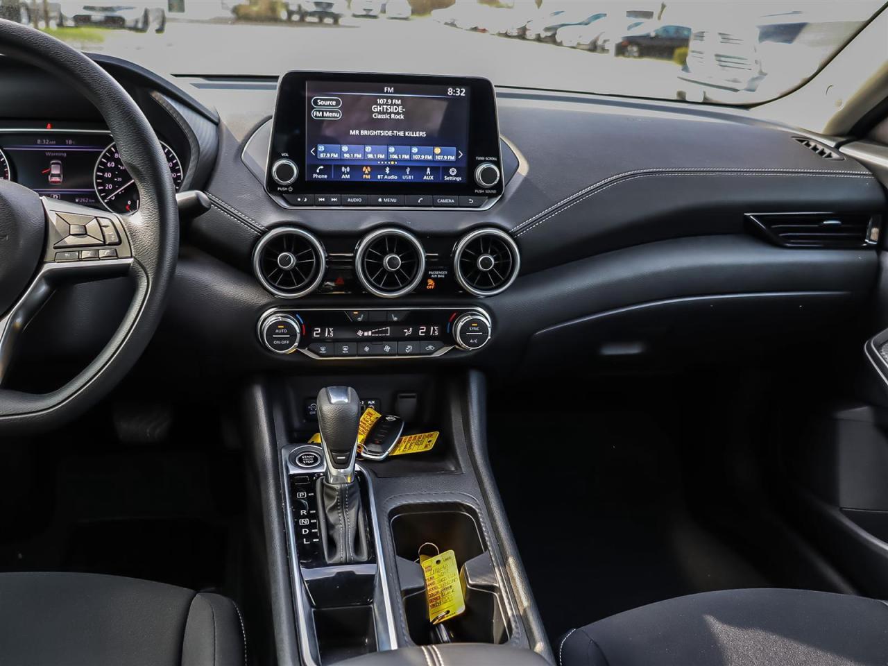 2024 Nissan Sentra SV Photo