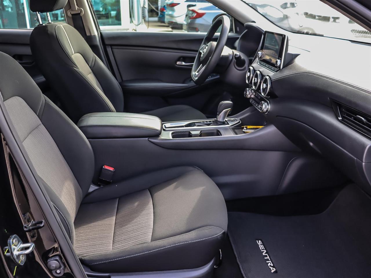 2024 Nissan Sentra SV Photo