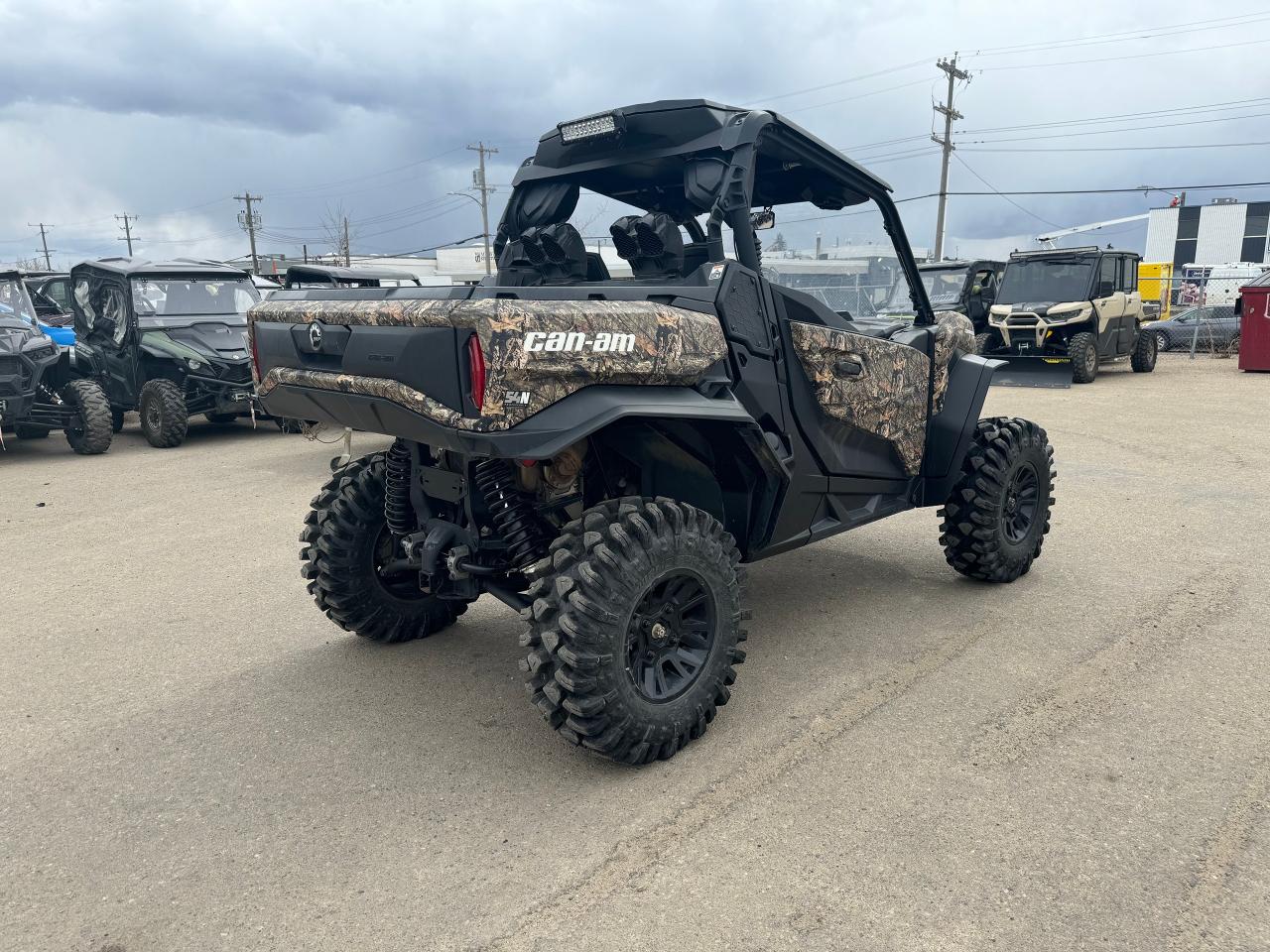 2022 Can-Am Commander XMR 1000 - Photo #5
