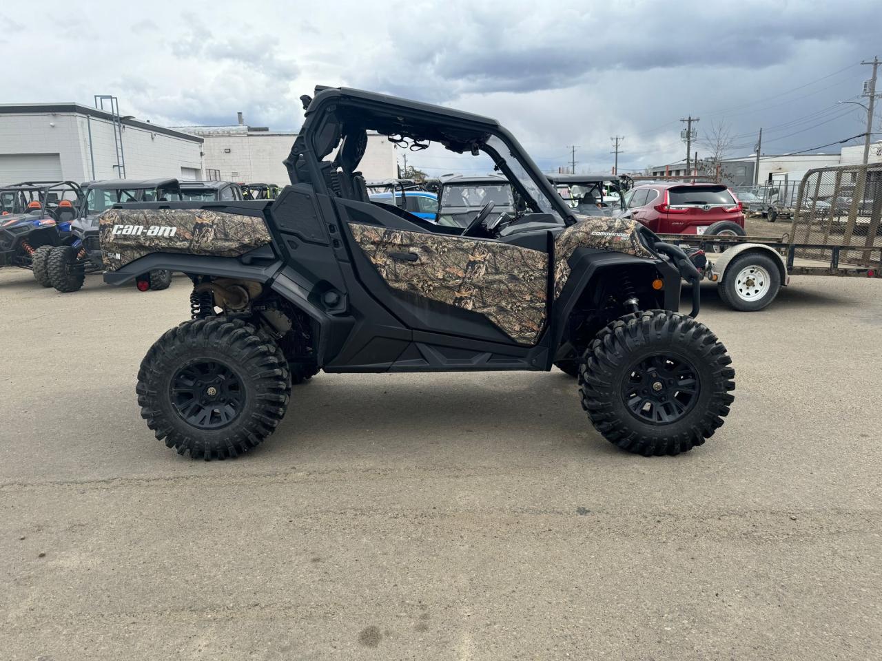 2022 Can-Am Commander XMR 1000 - Photo #4