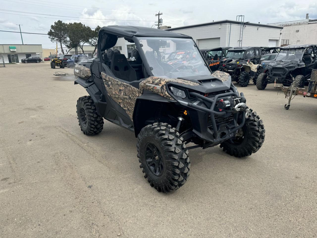 2022 Can-Am Commander XMR 1000 - Photo #3