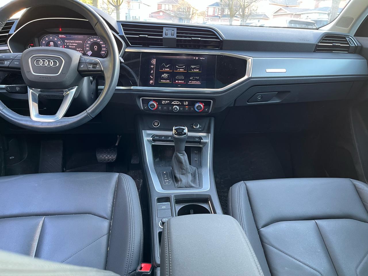 2021 Audi Q3 Progressiv 45 TFSI quattro S-LINE-1 LOCAL FEMALE OWNER!! - Photo #17