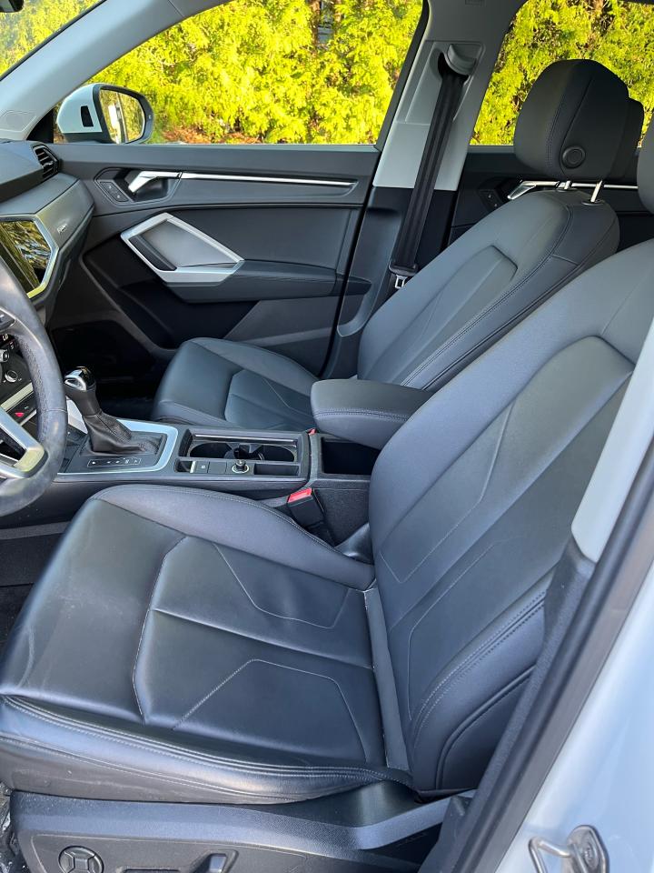 2021 Audi Q3 Progressiv 45 TFSI quattro S-LINE-1 LOCAL FEMALE OWNER!! - Photo #14