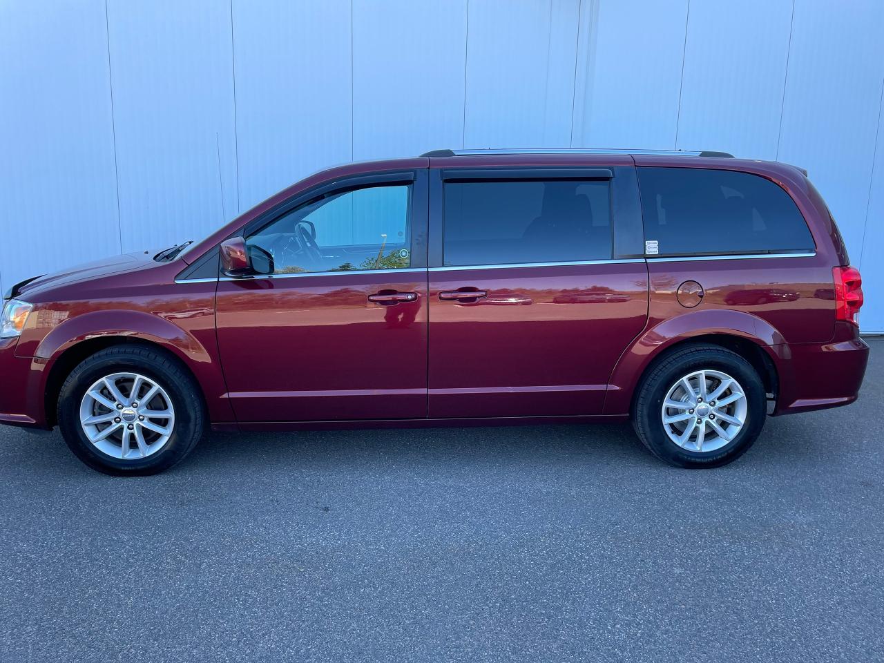 2020 Dodge Caravan GRAND CARAVAN SXT Photo3