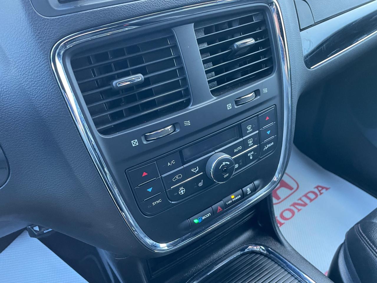 2020 Dodge Caravan GRAND CARAVAN SXT Photo