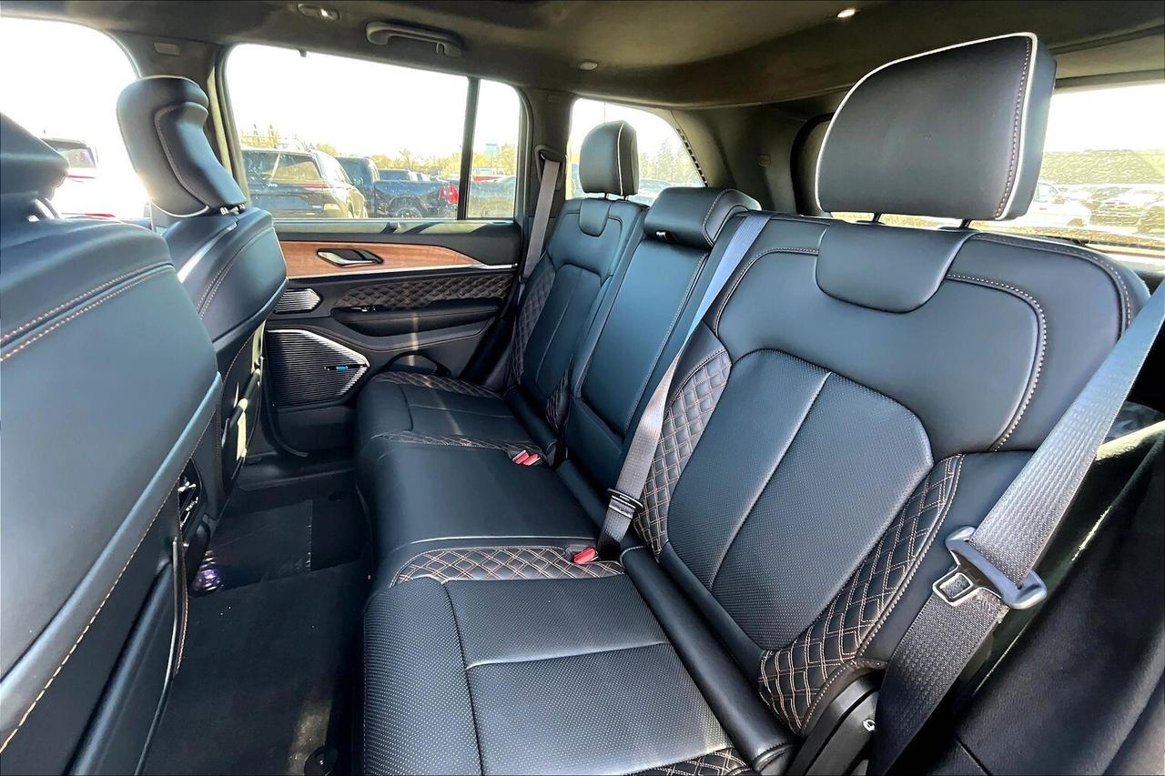 2024 Jeep Grand Cherokee Summit Reserve 4x4 Executive Demo-SAVE!! Photo