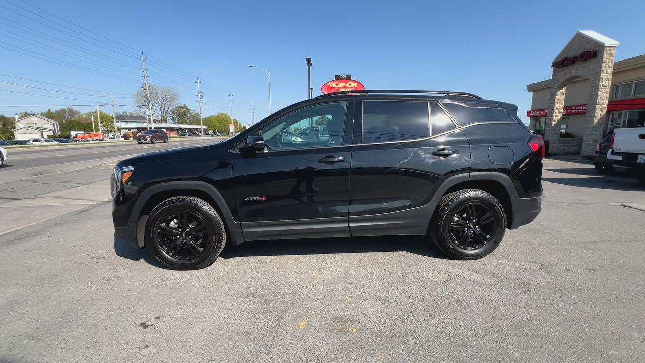 2024 GMC Terrain AT4 AWD | HTD LEATHER SEATS | WIRELESS CARPLAY Photo4