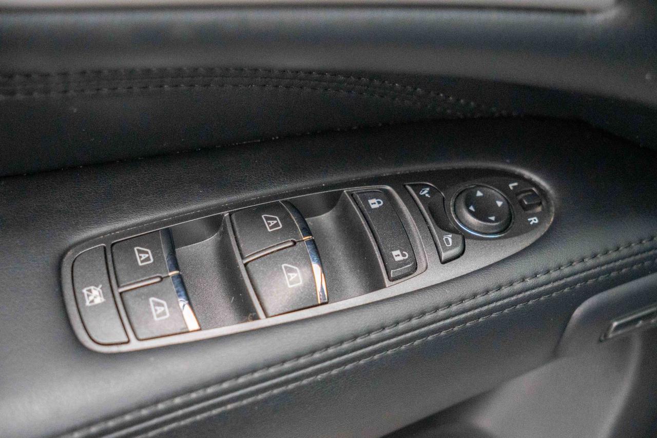 2013 Infiniti JX35 Base - Photo #16