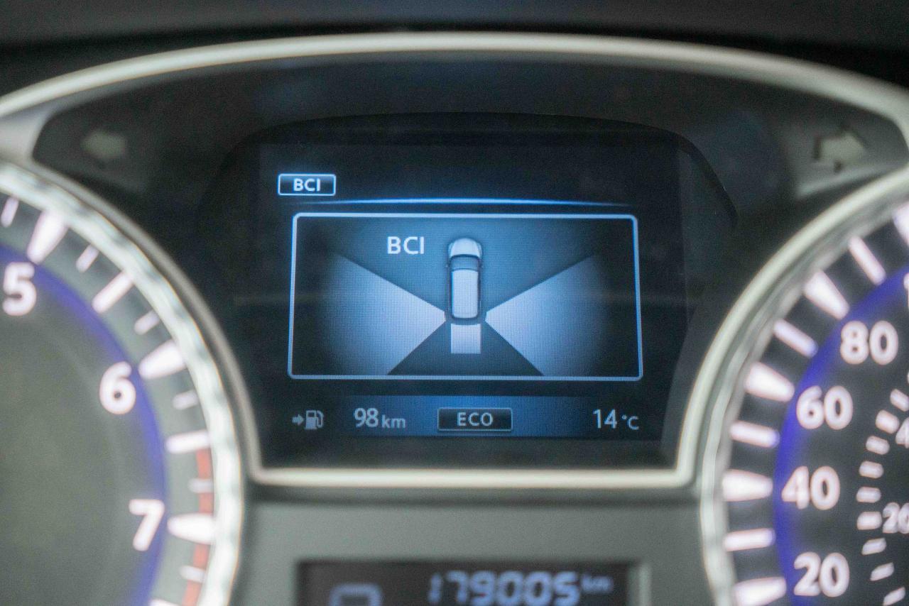 2013 Infiniti JX35 Base - Photo #26