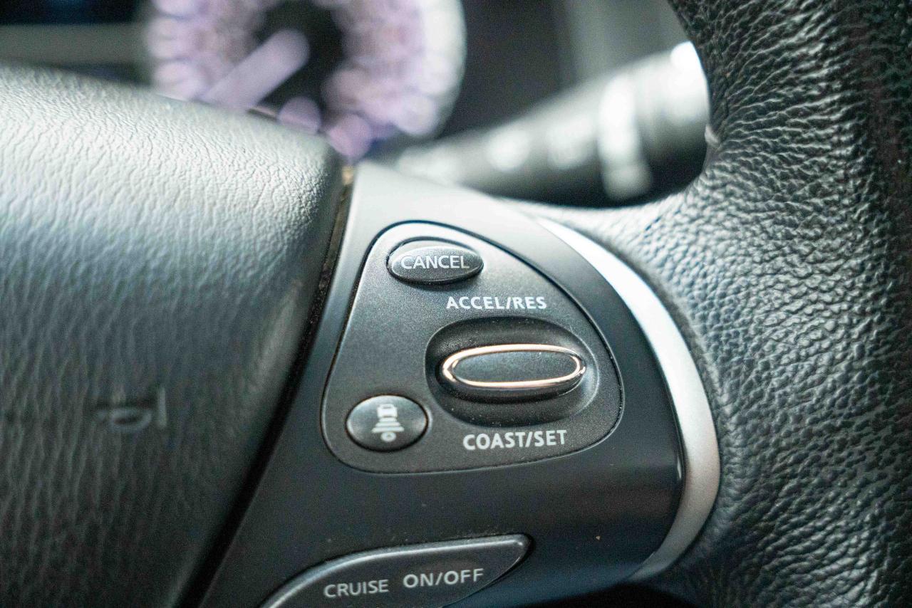 2013 Infiniti JX35 Base - Photo #31