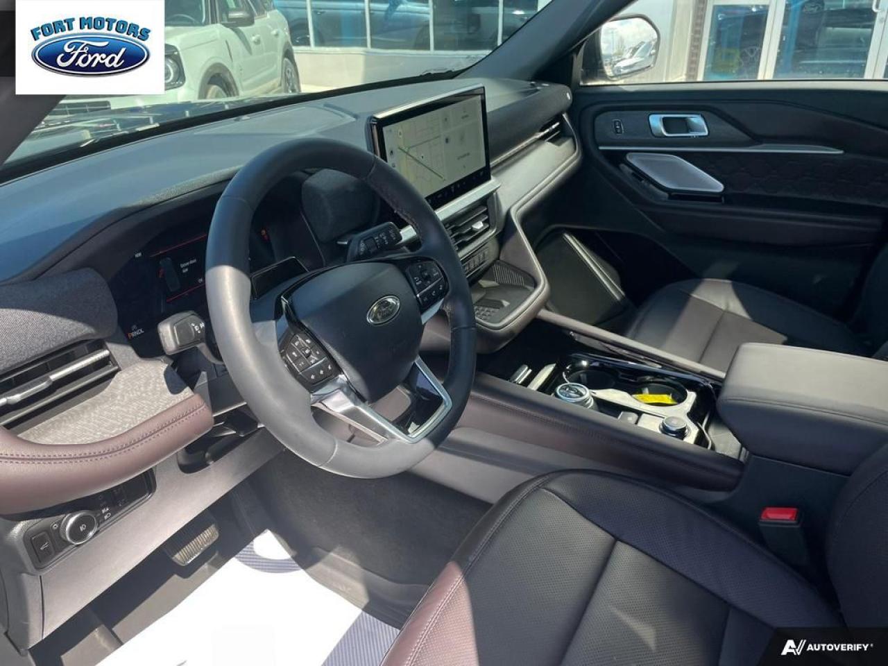 2025 Ford Explorer Platinum Photo5
